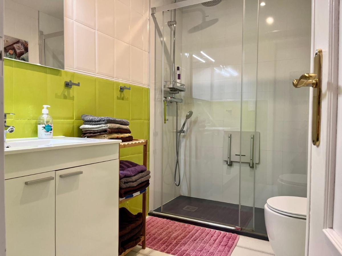 Apartment On The Beach With Parking And Pool Calpe Eksteriør billede