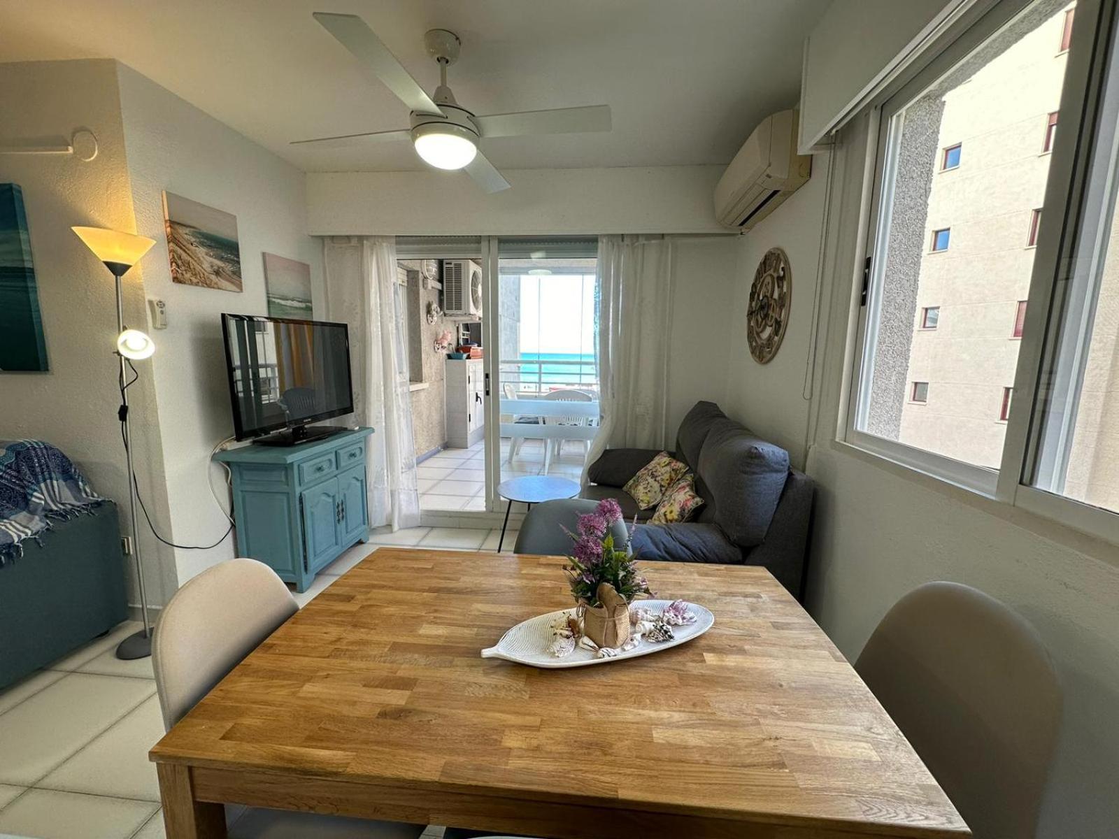Apartment On The Beach With Parking And Pool Calpe Eksteriør billede
